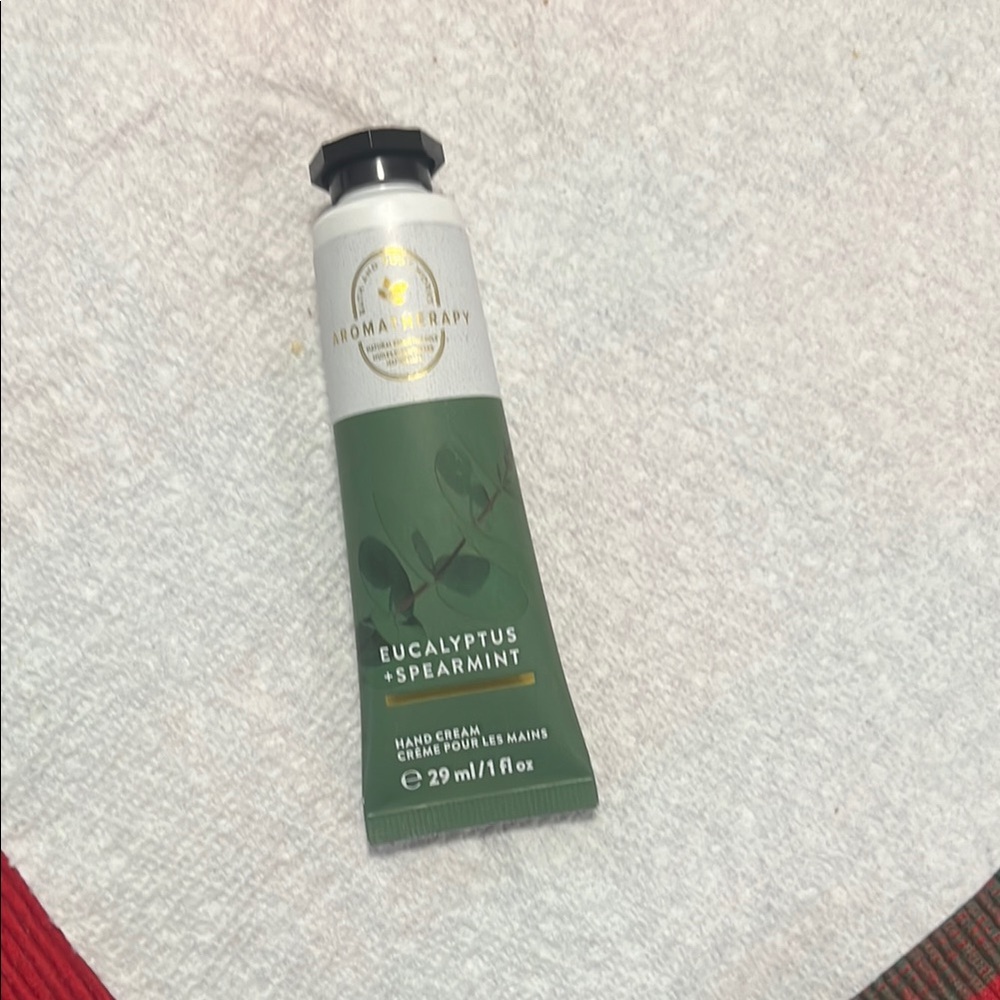 Bath & Body Works Aromatherapy Eucalyptus Spearmint Hand Cream
